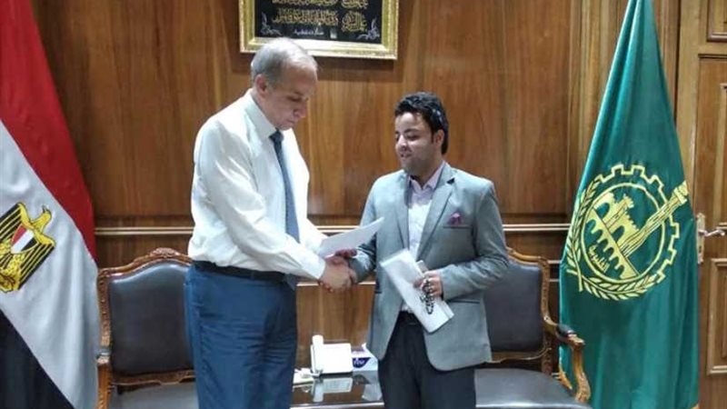 محافظ القليوبية يستقبل