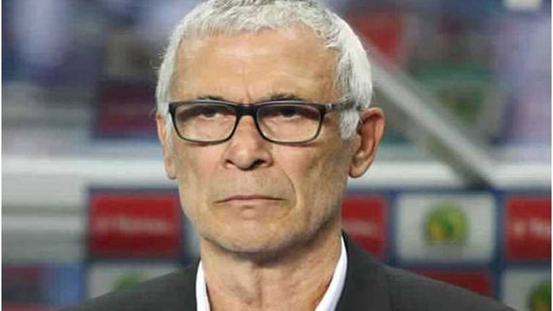 كوبر يستقر على تشكيل