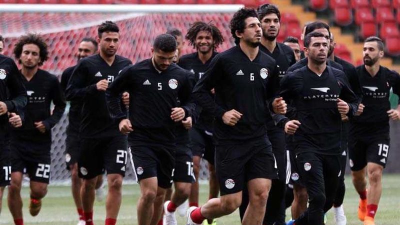 لاعبو منتخب مصر ينزل