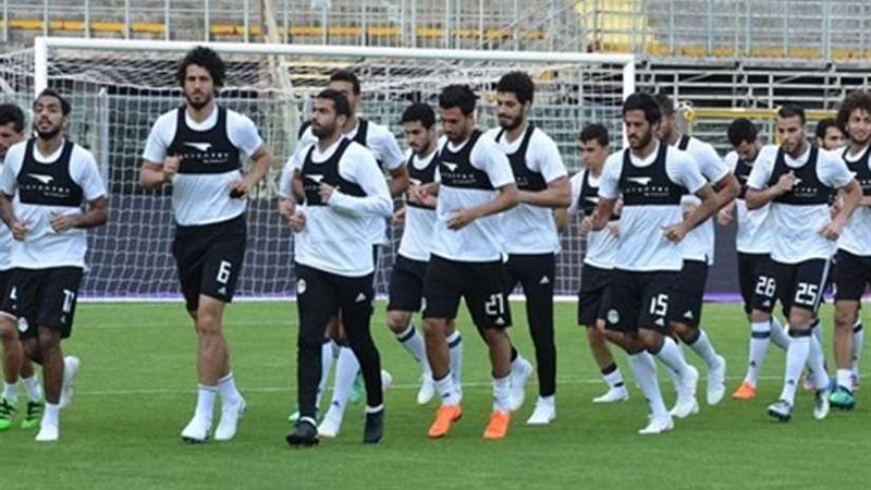 المنتخب الوطني يؤدي