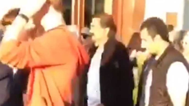 هكذا فاجأ سعودي أمير