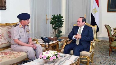 الرئيس السيسي يستقبل الفريق محمد زكى وزير الدفاع