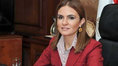 وزيرة الاستثمار ومحافظ الجيزة يزوران الصف