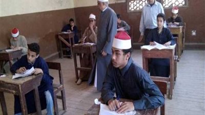 اليوم.. طلاب الثانوية الأزهرية «علمي» يؤدون امتحان التفاضل والتكامل والتوحيد