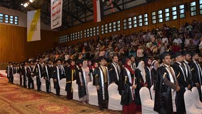 نائب رئيس جامعة أسيوط يشهد تخريج الدفعة 57 هندسة