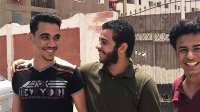 فرحة طلاب الثانوية العامة بأسيوط لسهولة 