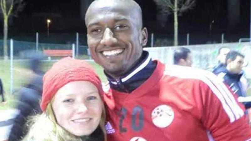 زوجة علي غزال تحتفل