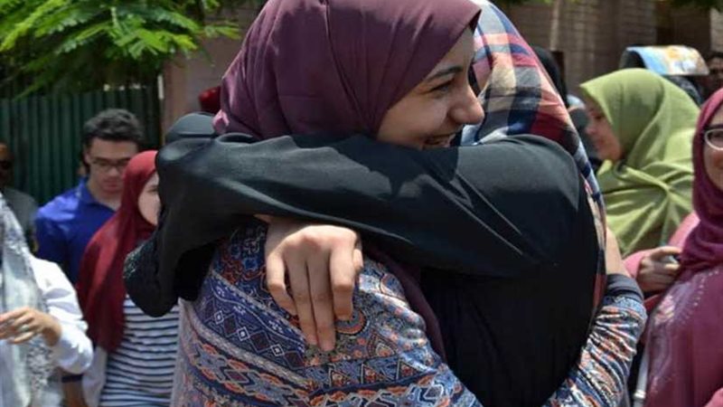 فرحة بين طلاب الأدبي