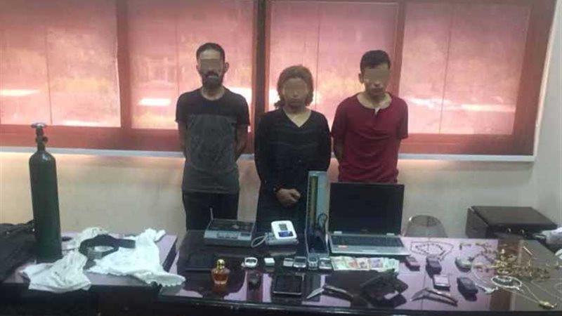 تستعين بعشيقها لسرقة