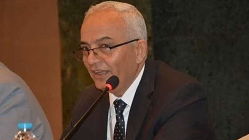 التعليم تتوصل لطالب