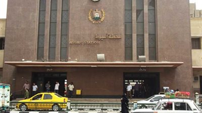 تجمهر ركاب الصعيد بمحطة أسيوط لتعطل التكييف بالقطار