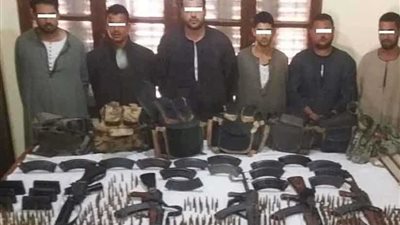 ضبط 6 بحوزتهم 5 بنادق آلية وFn بالبحيرة