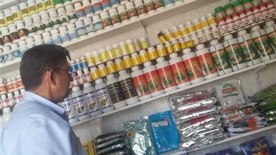 ضبط 4500 عبوة مبيدات زراعية مقلدة ومنتهية الصلاحية