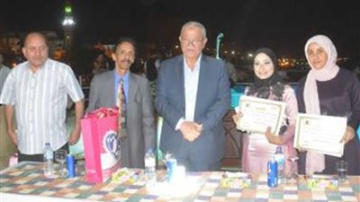 تكريم 4 فتيات لتجميلهن أحد ميادين المنيا