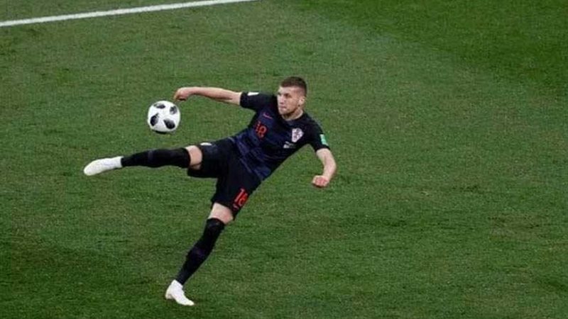 «ريبيتش» يستغل خطأ