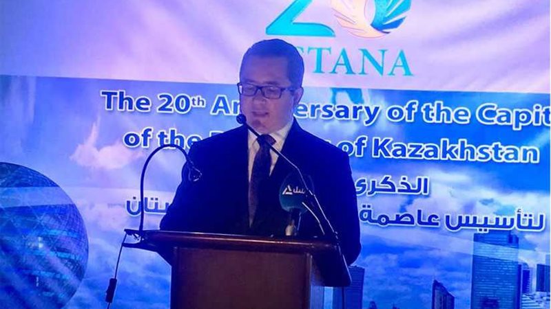 سفير كازاخستان يصف