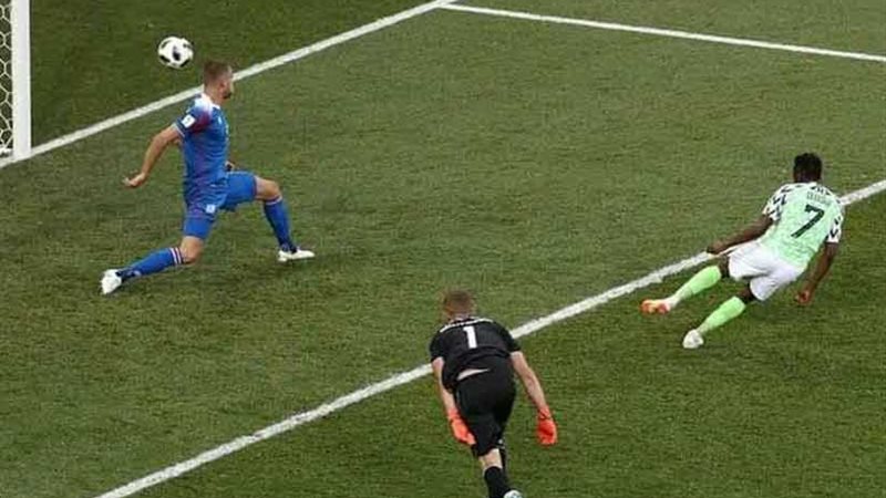 «موسى» يسجيل الهدف