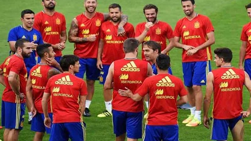 منتخب إسبانيا يواصل