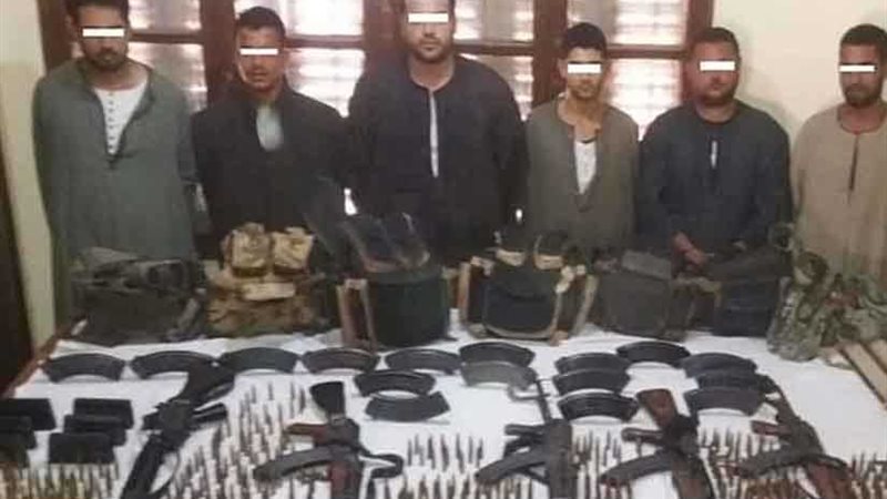 ضبط 6 بحوزتهم 5 بنادق