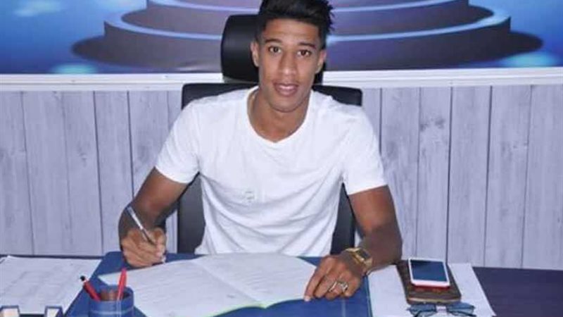 جلال وزادة يسافران