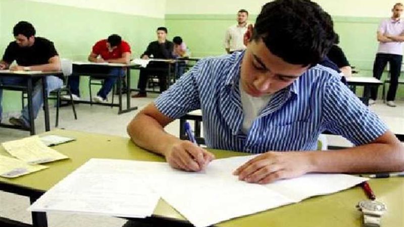 إصابة 3 ملاحظين ونقل