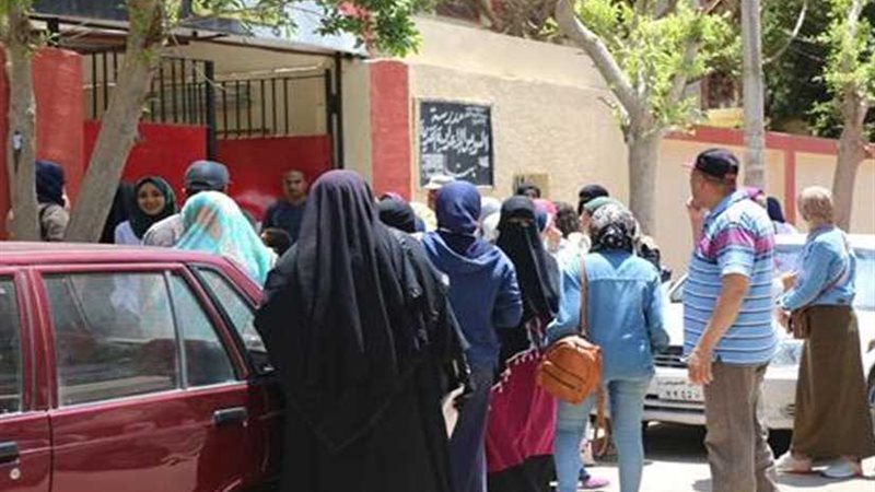 إصابة مراقب وطالبة