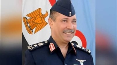 الفريق يونس المصري يزور مصر للطيران