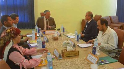 أمناء مكتبة مصر العامة بالمنيا يعقد اجتماعه الأول بحضور المحافظ