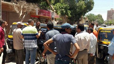 تحرير 35 محضرًا تموينيًا لمستودعات بوتاجاز وضبط تعريفة التوك توك بديروط.. (صور)