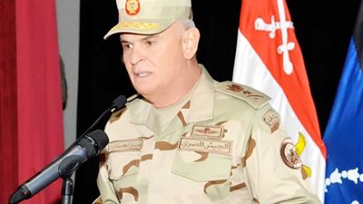 رئيس الاركان يعود إلي القاهرة بعد زيارته الرسمية لقبرص