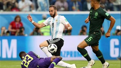 الأرجنتين تتقدم بهدف نظيف على نيجيريا في الشوط الأول