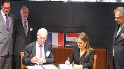 مصر وفرنسا توقعان مذكرة تفاهم لتعزيز التعاون الاستثماري