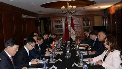 وزير الخارجية يبحث العلاقات الثنائية مع وفد الحزب الشيوعي الصيني