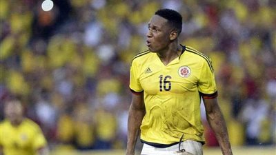 ياري مينا يضع كولومبيا في المقدمة أمام بولندا