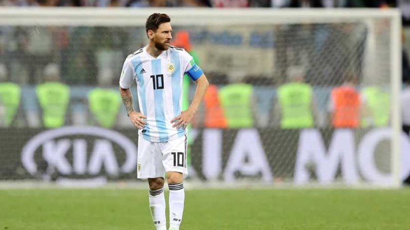 منتخب الأرجنتين يؤدي