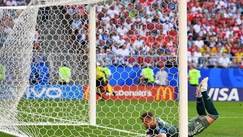 أوروجواي يضرب روسيا