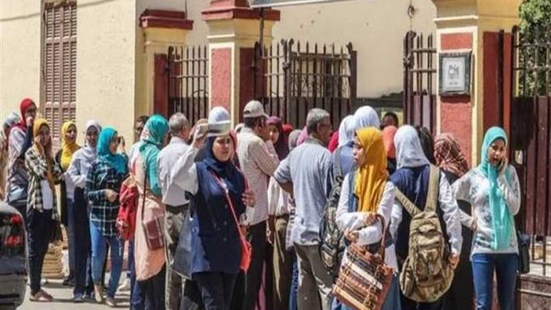 التحقيق مع طالب لنشره