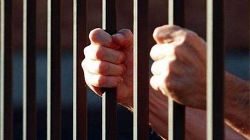 المدمن قتل والديه