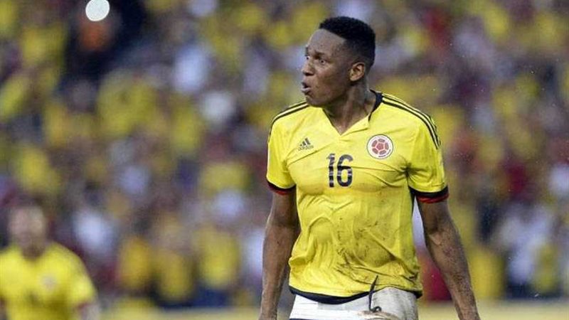 ياري مينا يضع كولومبيا