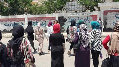 29324 طالبًا بالبحيرة يؤدون امتحان الكمياء والجغرافيا