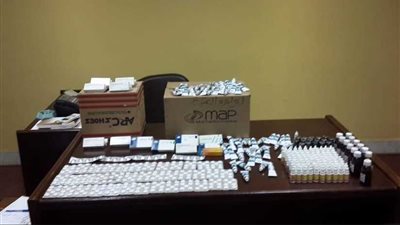 «رعاية الأحداث» تداهم صيدلية وتضبط كميات من الأدوية المهربة