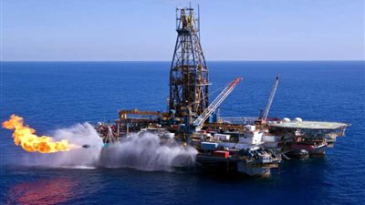 الثروة البترولية تتفجر بالأرض المصرية