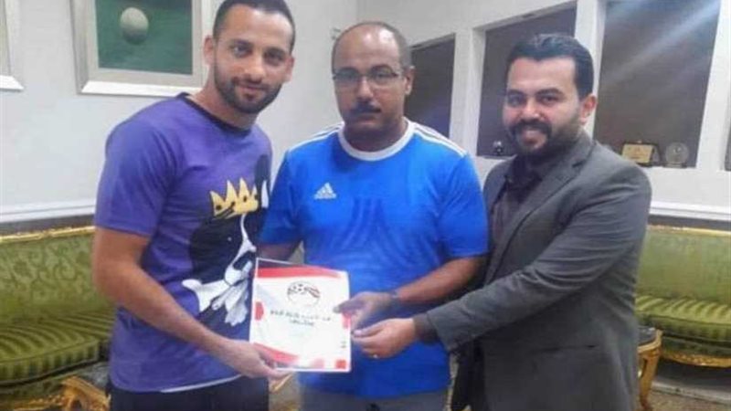 طلائع الجيش يتعاقد