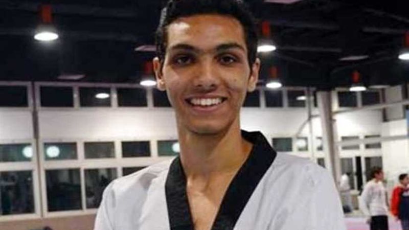 سيف عيسى يحصد ميدالية