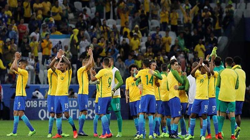 البرازيل تتأهل لـ16