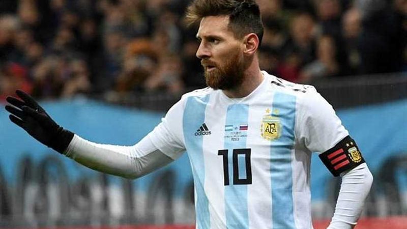 ميسي يواجه خطر الإيقاف