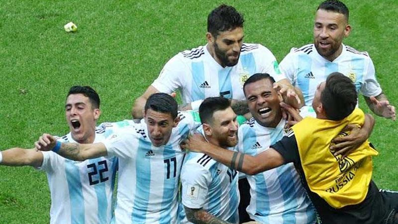 الأرجنتين تقلب الطاولة