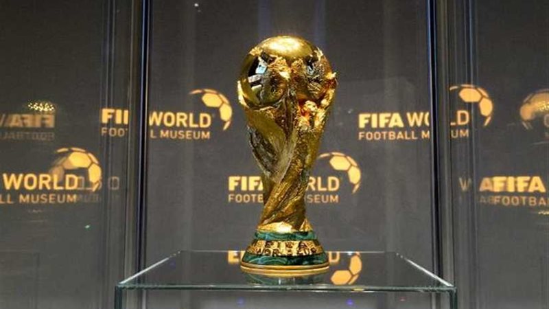 السياسة والكرة..