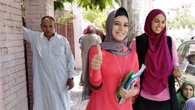 فرحة من امتحان الاستاتيكا ببني سويف