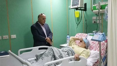 زيارة مفاجئة لمستشفى رأس التين العام خلال الاحتفالات بذكرى 30 يونيو